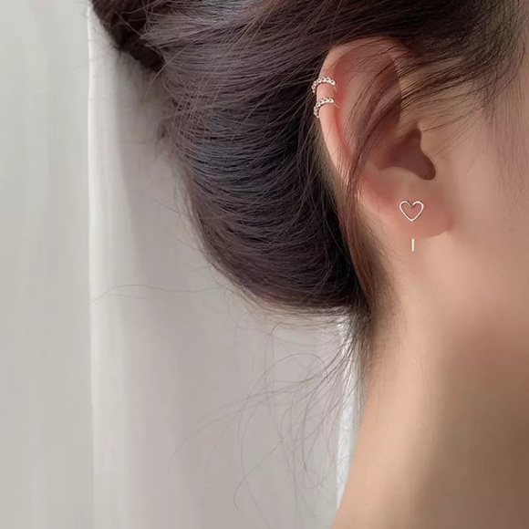 🔴𝟭𝟬/$𝟮𝟱🔴NEW Gold Heart Simple Stud Earrings - Picture 6 of 12